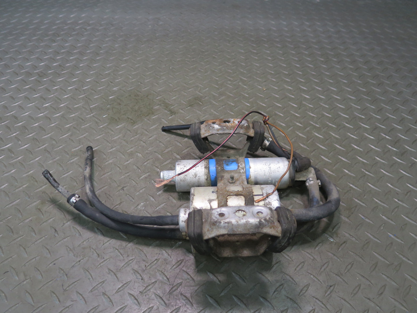 99-02 Mercedes R129 Sl-class Fuel Filter & Auxiliary Pump Assembly OEM