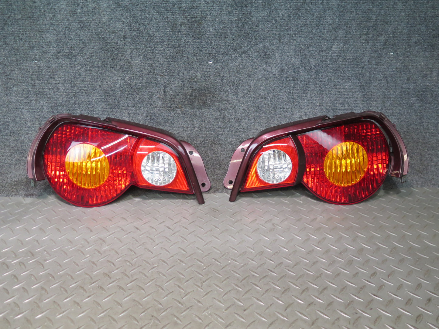 03-05 BMW E85 Z4 Rear Left & Right Tail Light Lamp w Molding Set 78K Miles OEM