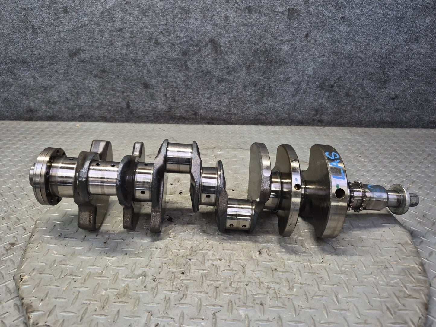 08-16 Lexus UVF46L LS600h 2URFSE Engine Motor Crankshaft Unit 158k Miles OEM