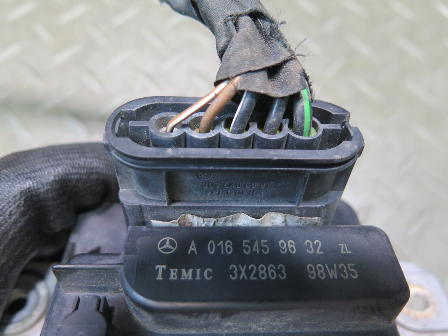 94-02 Mercedes R129 SL500 Auxiliary Fan Relay Control Module 0165459632 OEM