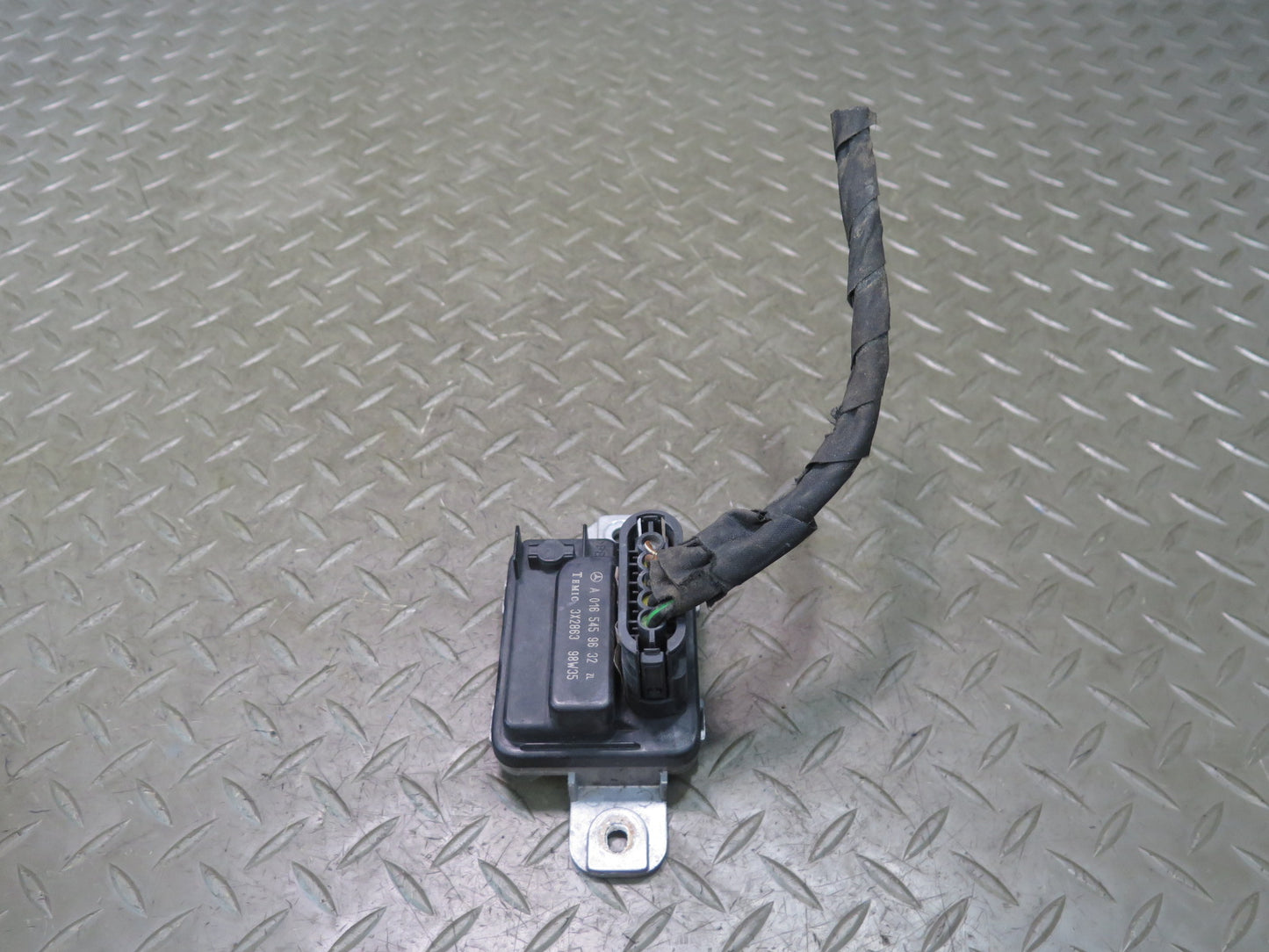 94-02 Mercedes R129 SL500 Auxiliary Fan Relay Control Module 0165459632 OEM