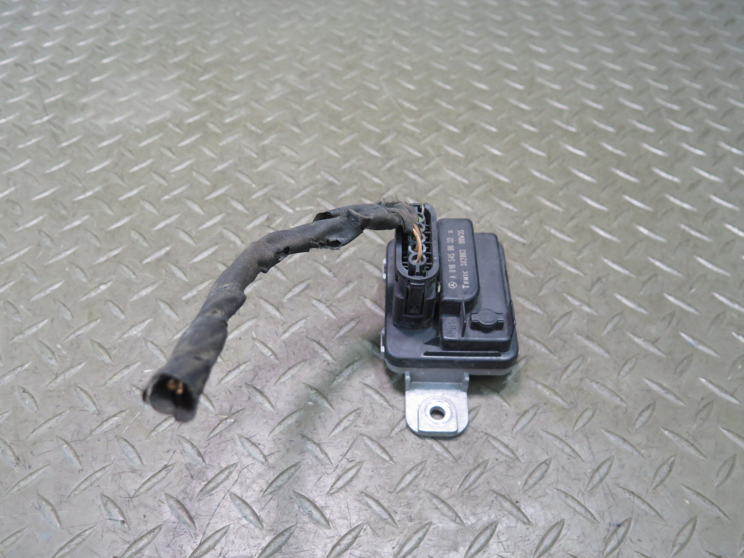 94-02 Mercedes R129 SL500 Auxiliary Fan Relay Control Module 0165459632 OEM