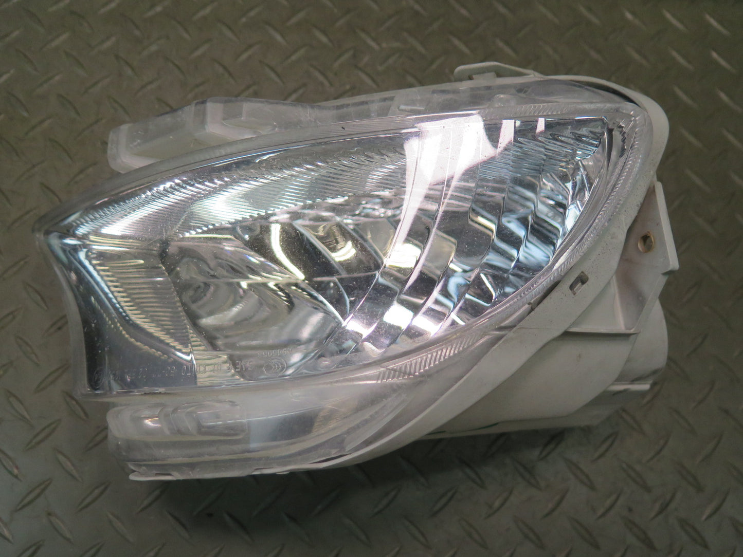 07-09 Lexus UVF46L LS600h LS460 Set of 2 Front Left & Right Fog Light Lamp OEM