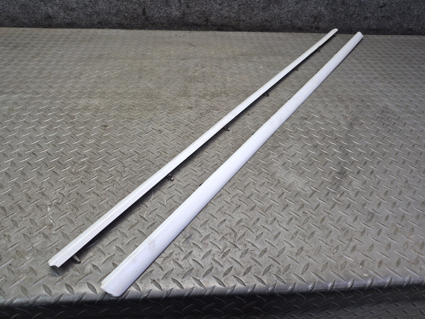 90-96 Chevrolet Corvette C4 Set of 2 Left & Right Door Exterior Trim Molding OEM