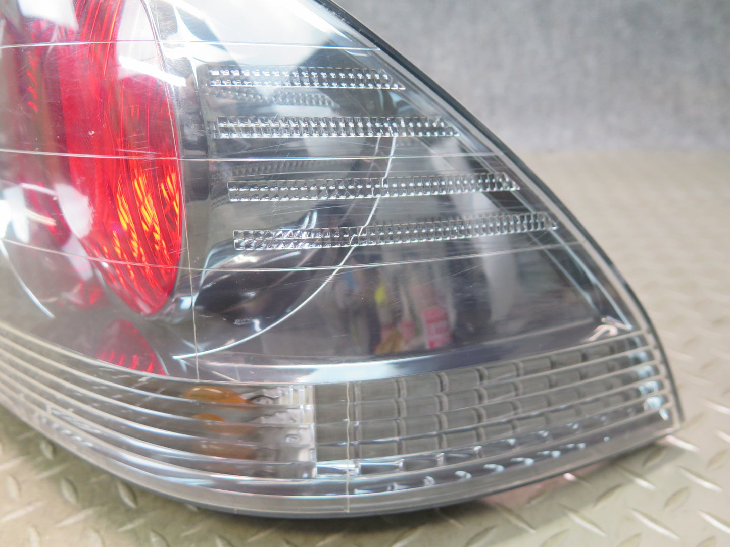 01-05 Lexus JCE10L IS300 Sedan Set of 4 Rear Inner & Outer Tail Light Lamp OEM