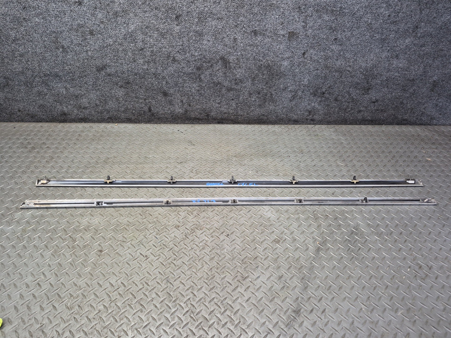 90-96 Chevrolet Corvette C4 Set of 2 Left & Right Door Exterior Trim Molding OEM