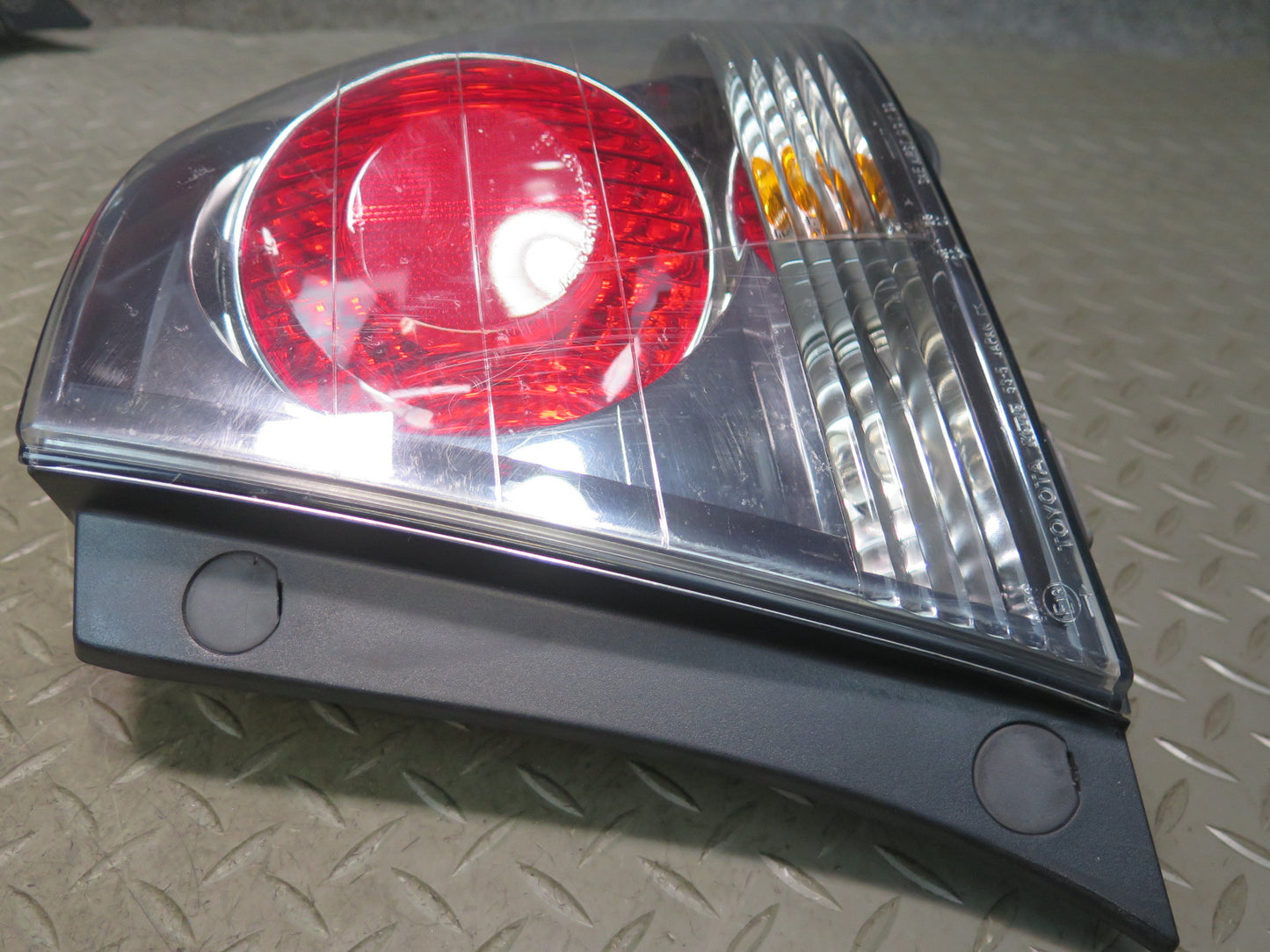 01-05 Lexus JCE10L IS300 Sedan Set of 4 Rear Inner & Outer Tail Light Lamp OEM