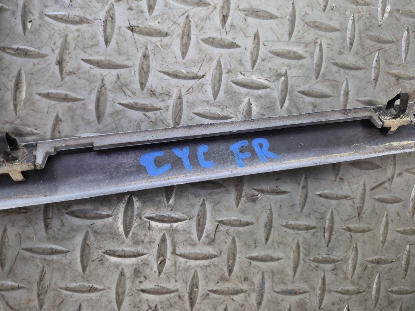90-96 Chevrolet Corvette C4 Set of 2 Left & Right Door Exterior Trim Molding OEM