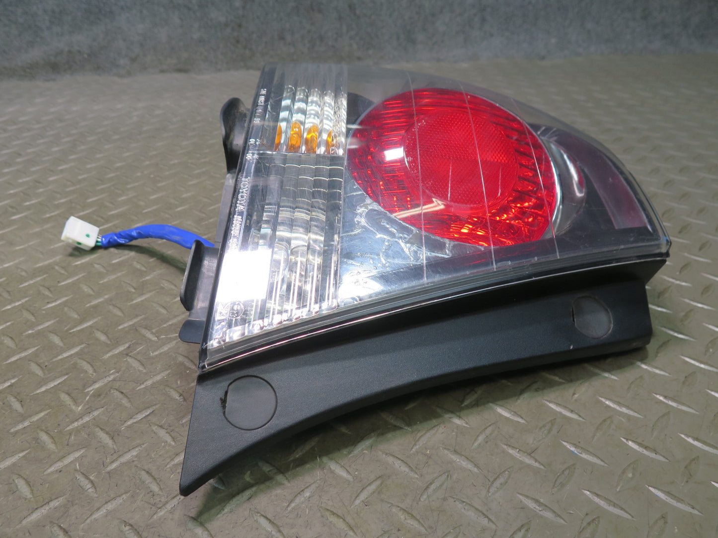 01-05 Lexus JCE10L IS300 Sedan Set of 4 Rear Inner & Outer Tail Light Lamp OEM