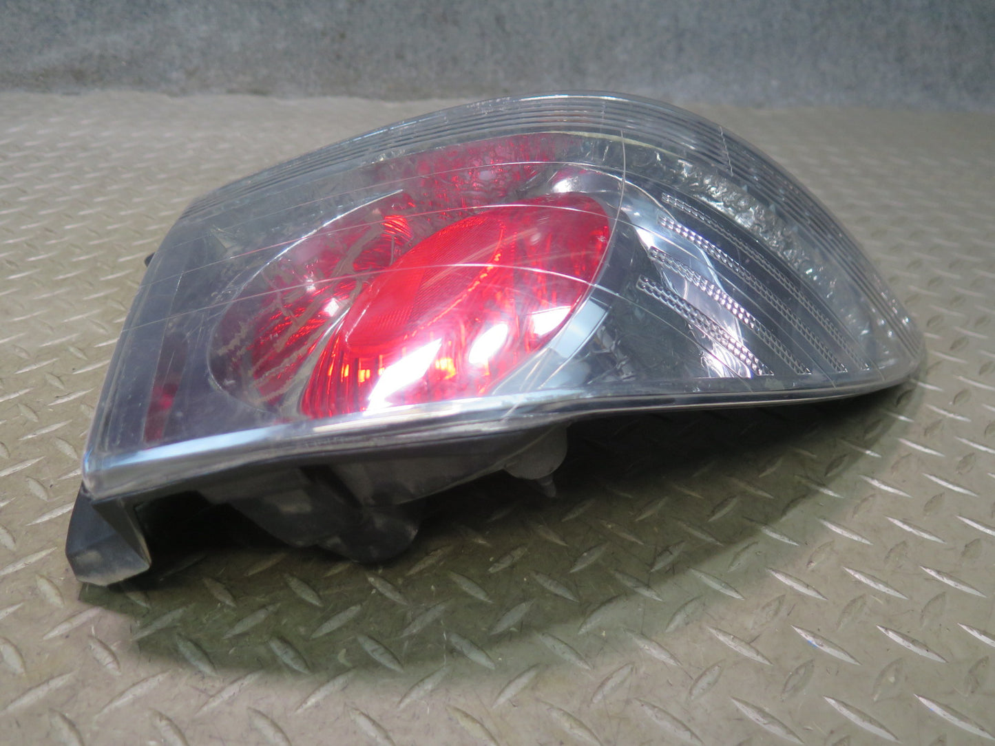 01-05 Lexus JCE10L IS300 Sedan Set of 4 Rear Inner & Outer Tail Light Lamp OEM