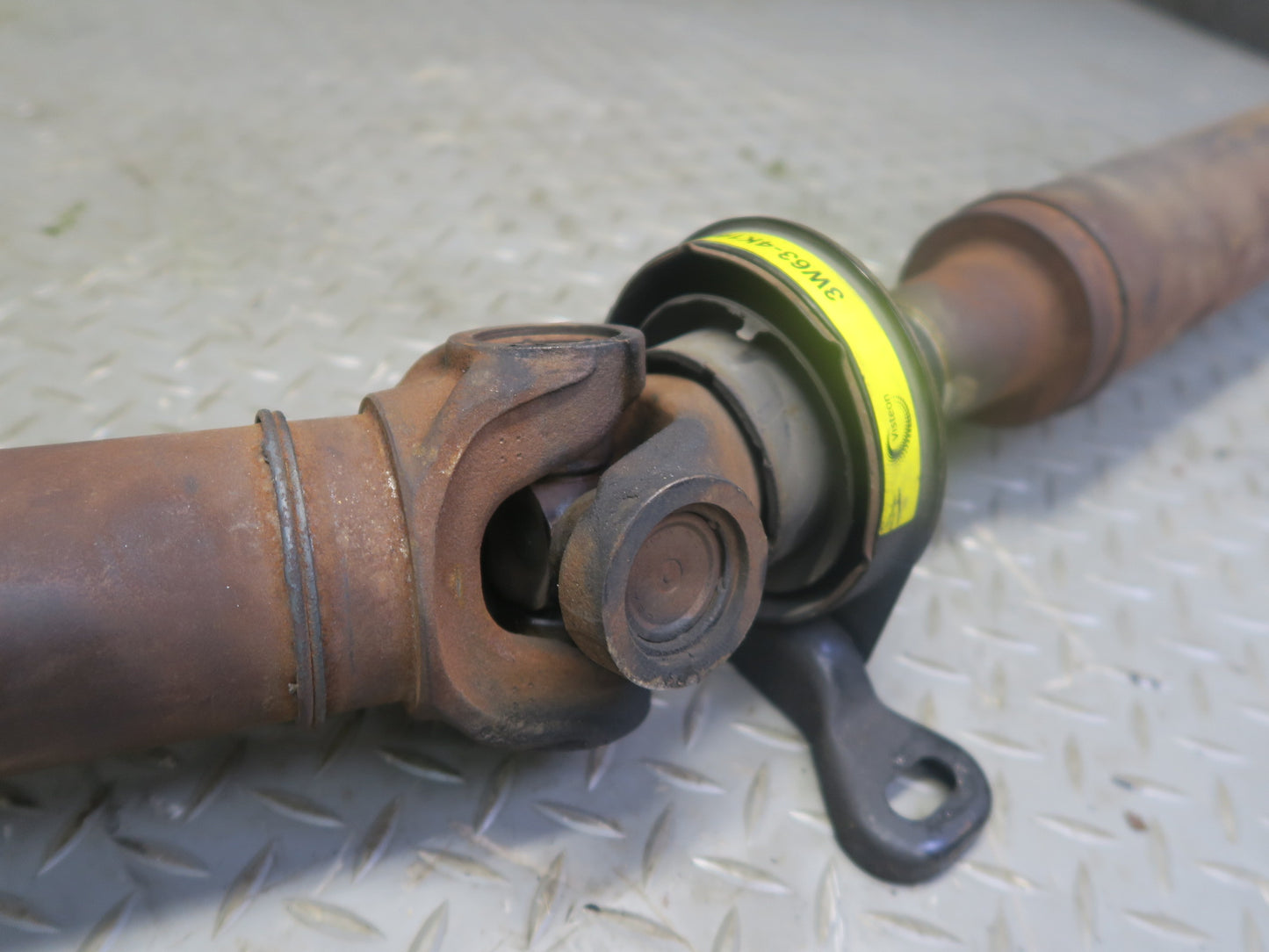 02-05 Ford Thunderbird A/T Rear Drive Shaft Driveshaft 3W63-4K145-AA OEM