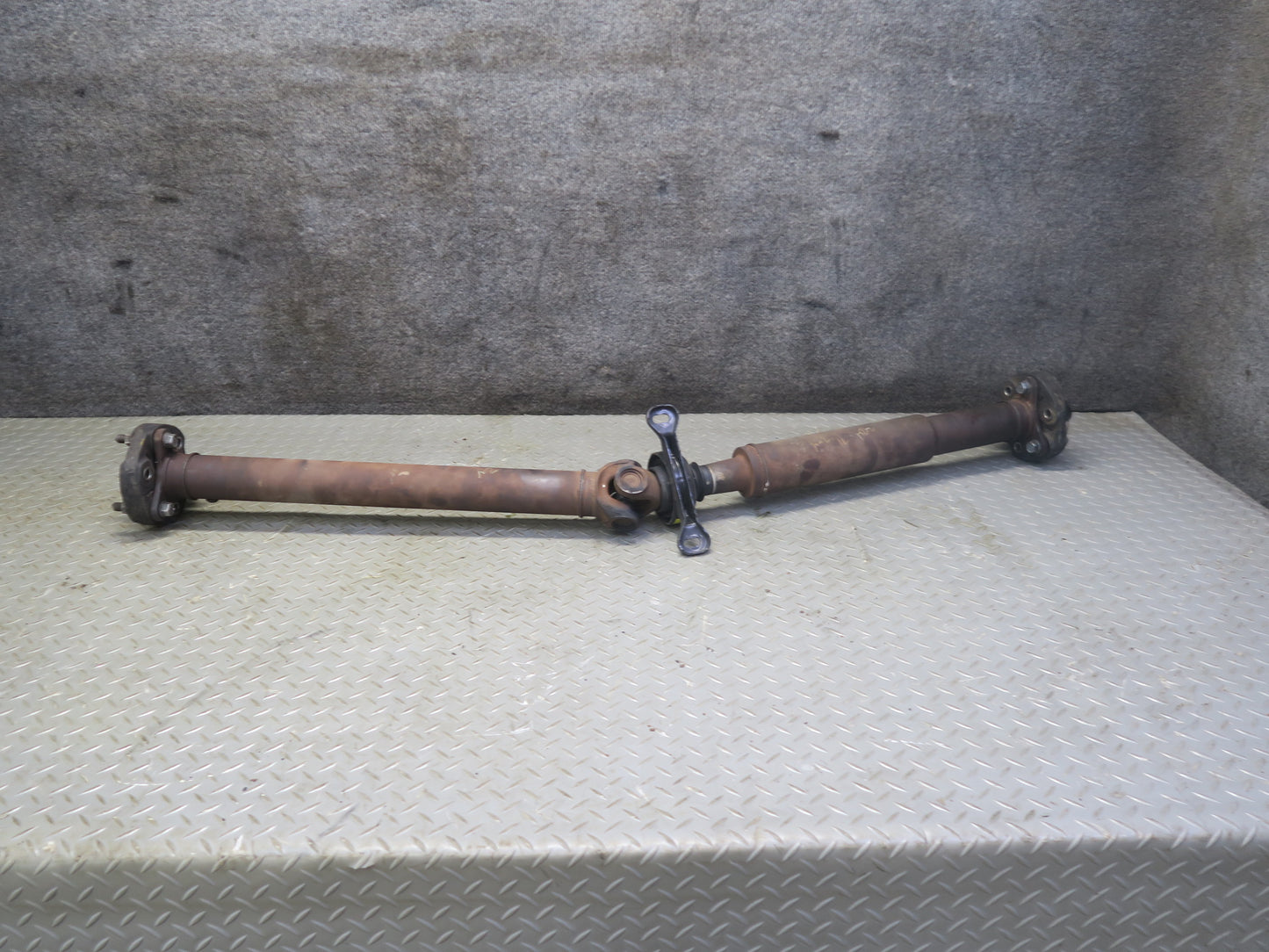 02-05 Ford Thunderbird A/T Rear Drive Shaft Driveshaft 3W63-4K145-AA OEM