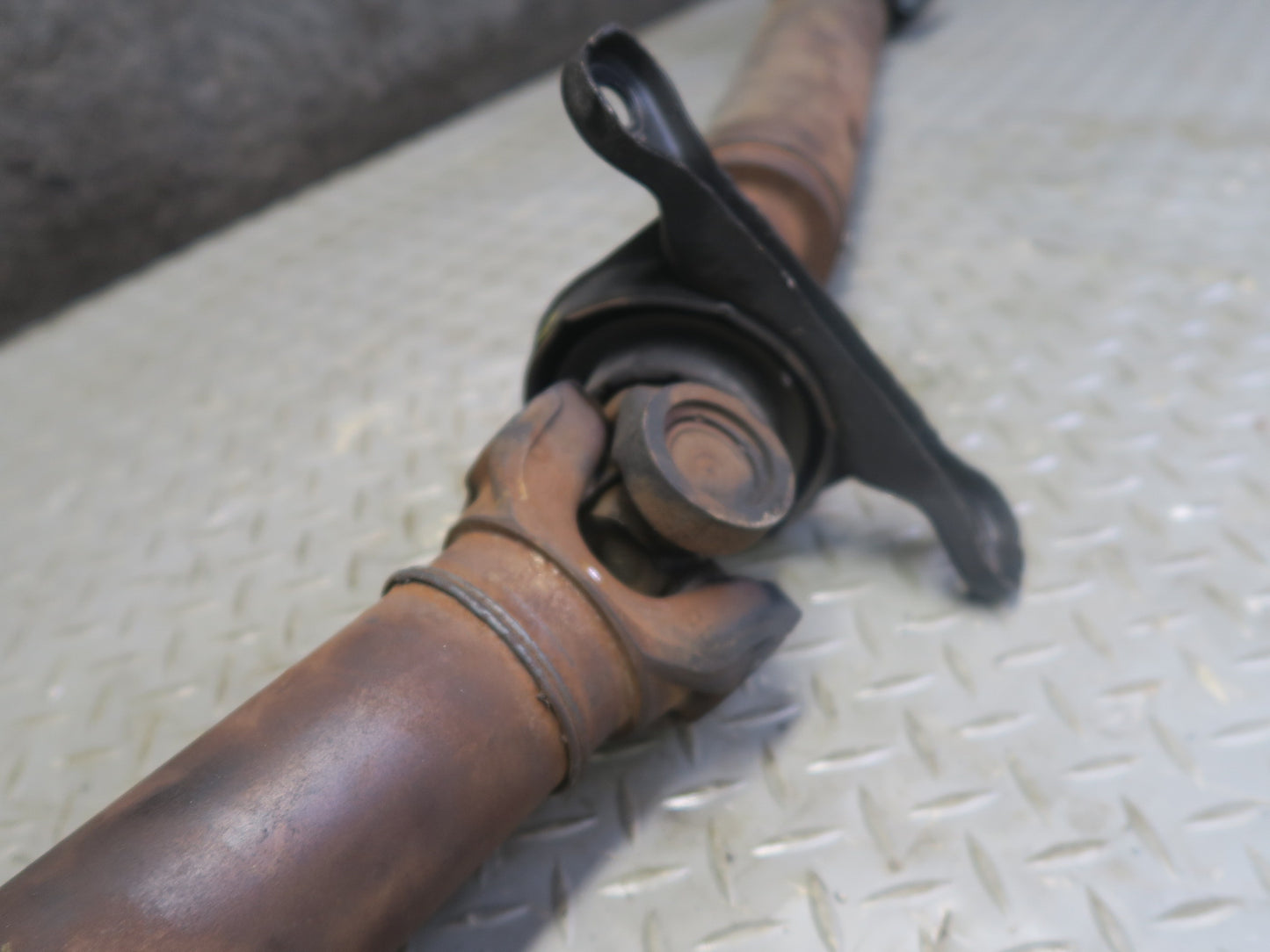 02-05 Ford Thunderbird A/T Rear Drive Shaft Driveshaft 3W63-4K145-AA OEM