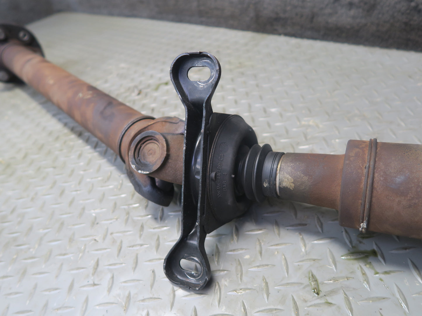 02-05 Ford Thunderbird A/T Rear Drive Shaft Driveshaft 3W63-4K145-AA OEM