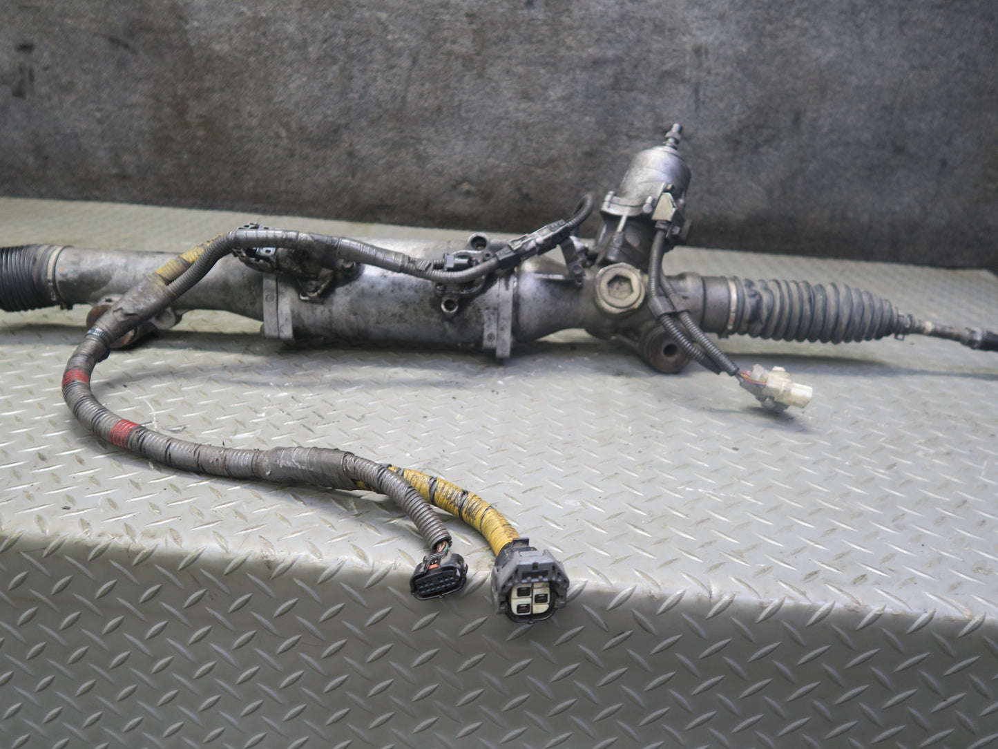 08-12 Lexus UVF46L LS600h LS460 AWD Electric Power Steering Rack & Pinion OEM