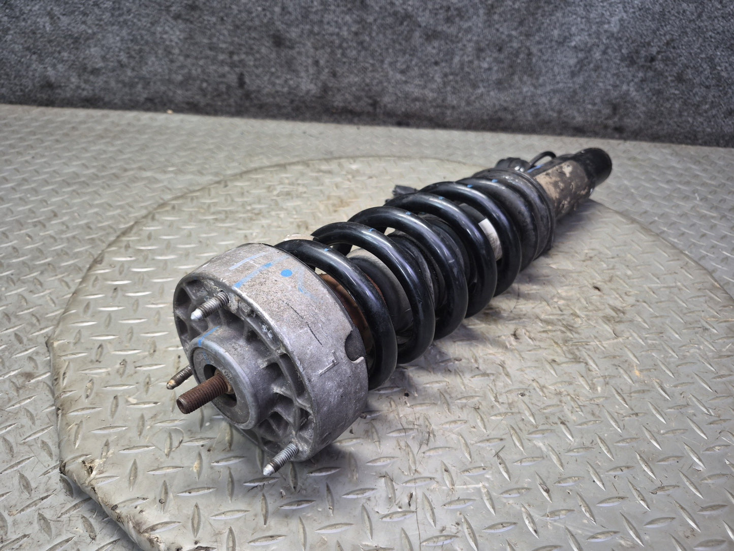 2010-2014 BMW E70 E71 X5M X6M Front Right VDC Strut Shock Absorber Defective