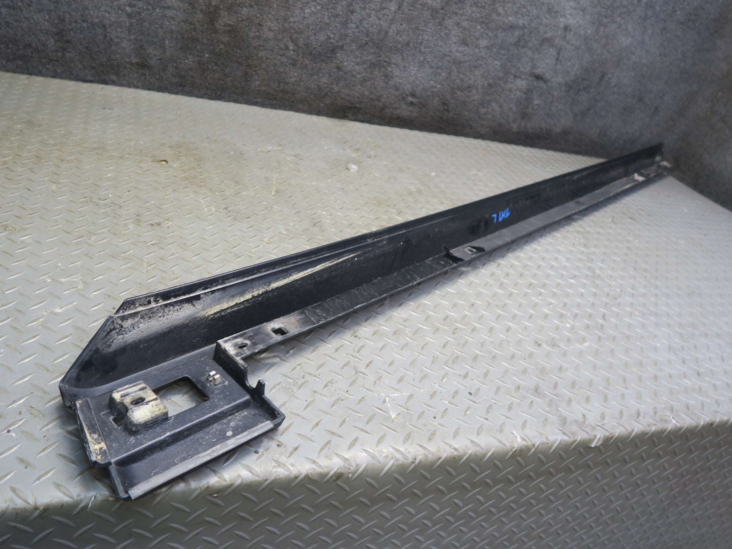 2003-2007 Hummer H2 Front Left & Right Side Roof Rail Trim Cover Molding Set