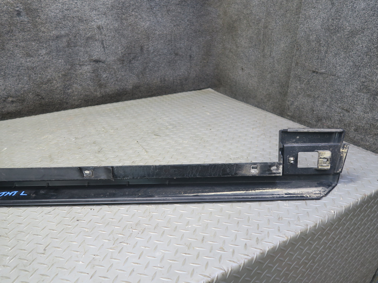 2003-2007 Hummer H2 Front Left & Right Side Roof Rail Trim Cover Molding Set