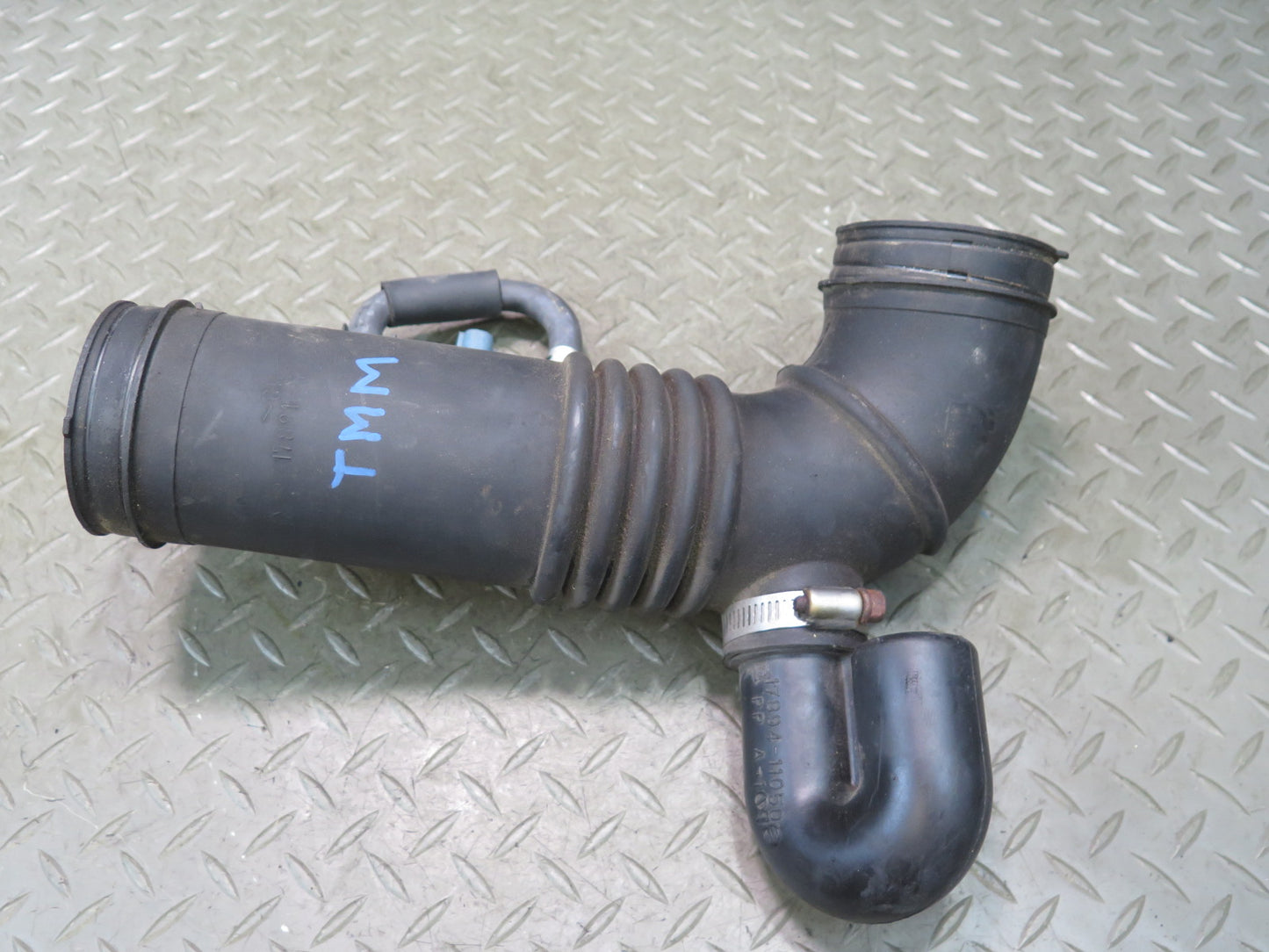 00-05 Toyota MR2 Spyder ZZW30L Air Intake Hose Duct Pipe Line 17894-11050 OEM