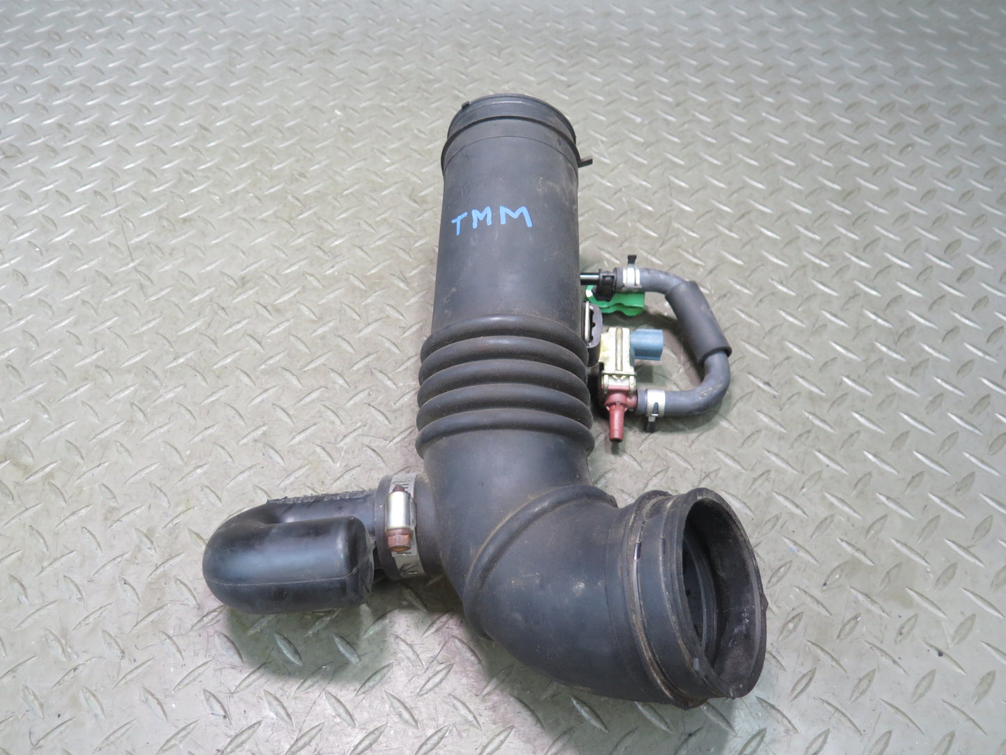 00-05 Toyota MR2 Spyder ZZW30L Air Intake Hose Duct Pipe Line 17894-11050 OEM