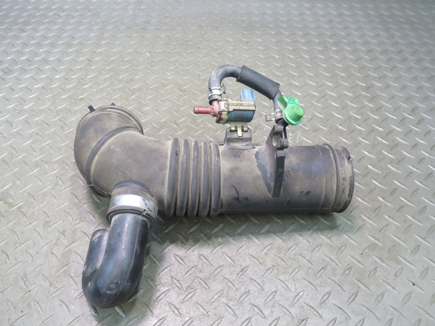00-05 Toyota MR2 Spyder ZZW30L Air Intake Hose Duct Pipe Line 17894-11050 OEM