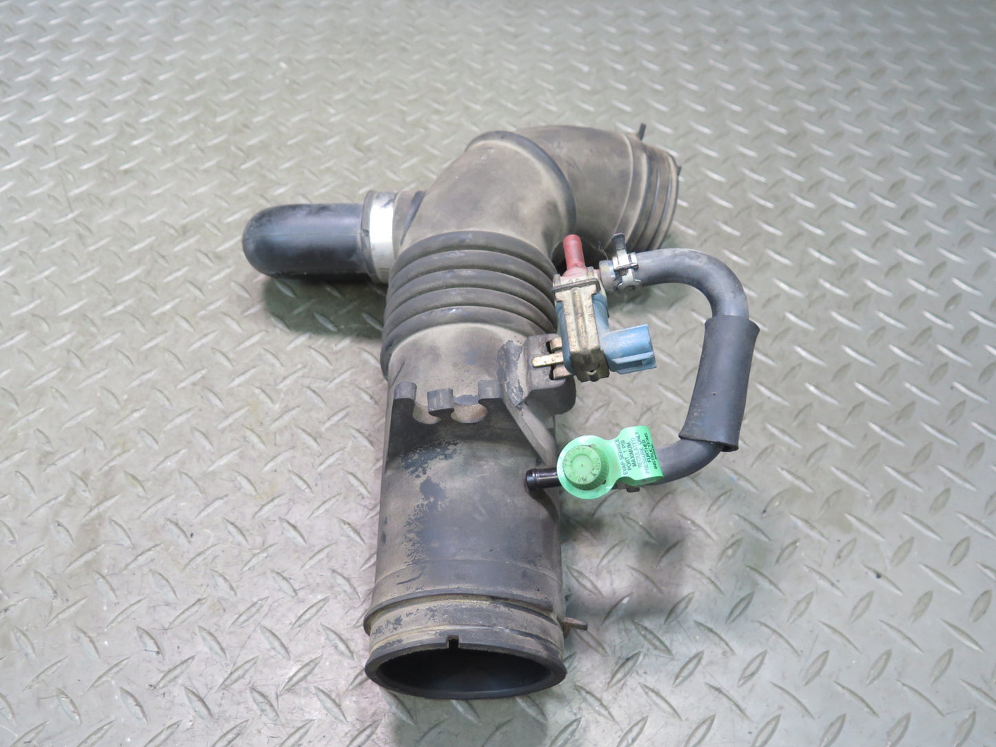 00-05 Toyota MR2 Spyder ZZW30L Air Intake Hose Duct Pipe Line 17894-11050 OEM