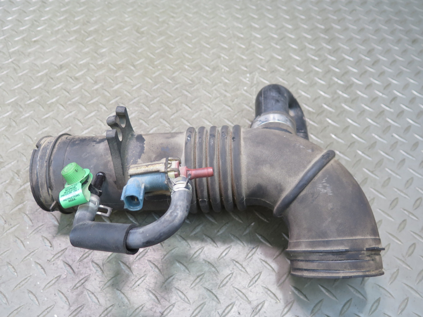 00-05 Toyota MR2 Spyder ZZW30L Air Intake Hose Duct Pipe Line 17894-11050 OEM