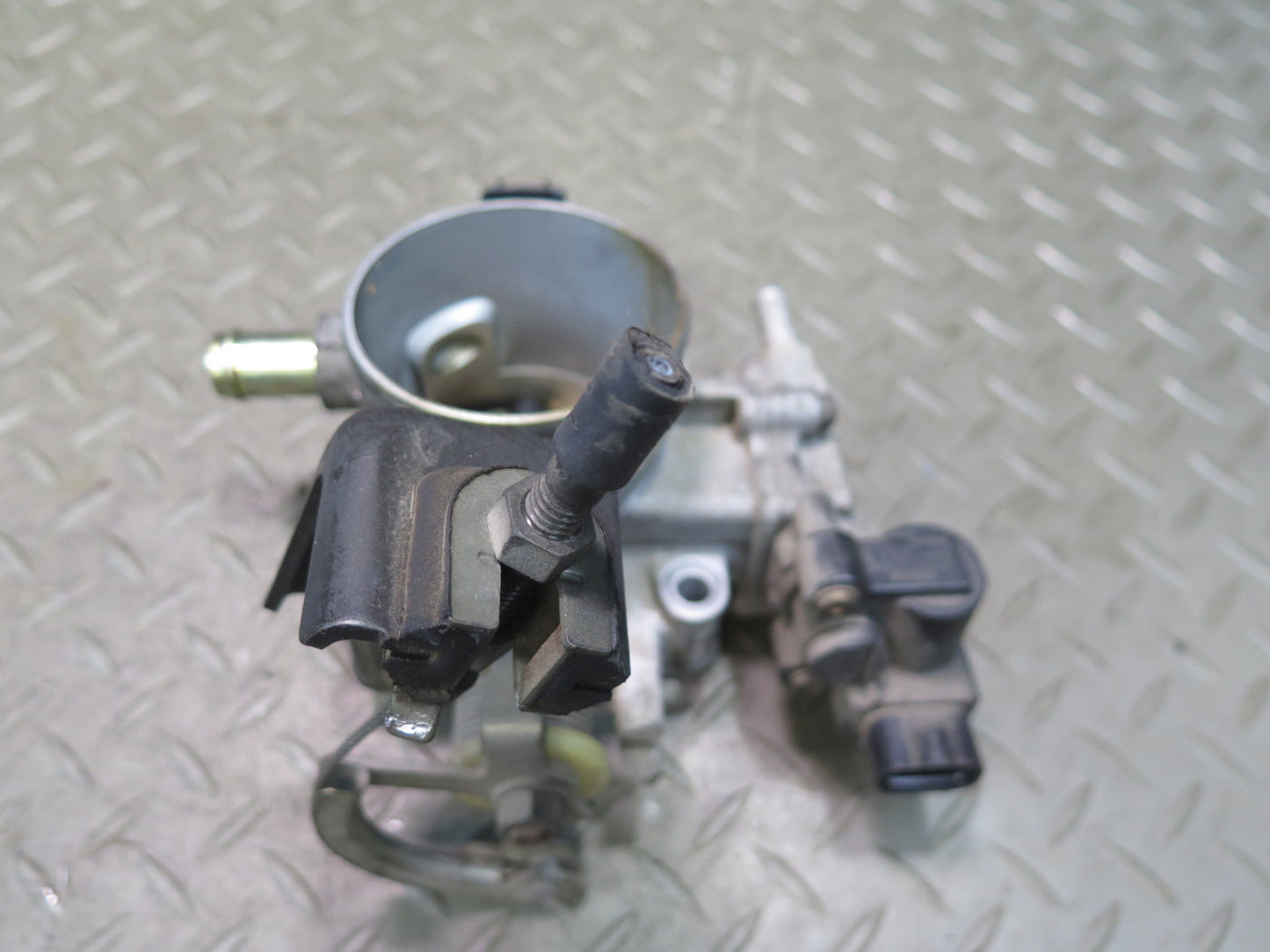 00-05 Toyota MR2 Spyder ZZW30L 1ZZFE Throttle Valve Body w Sensor & Mesh OEM