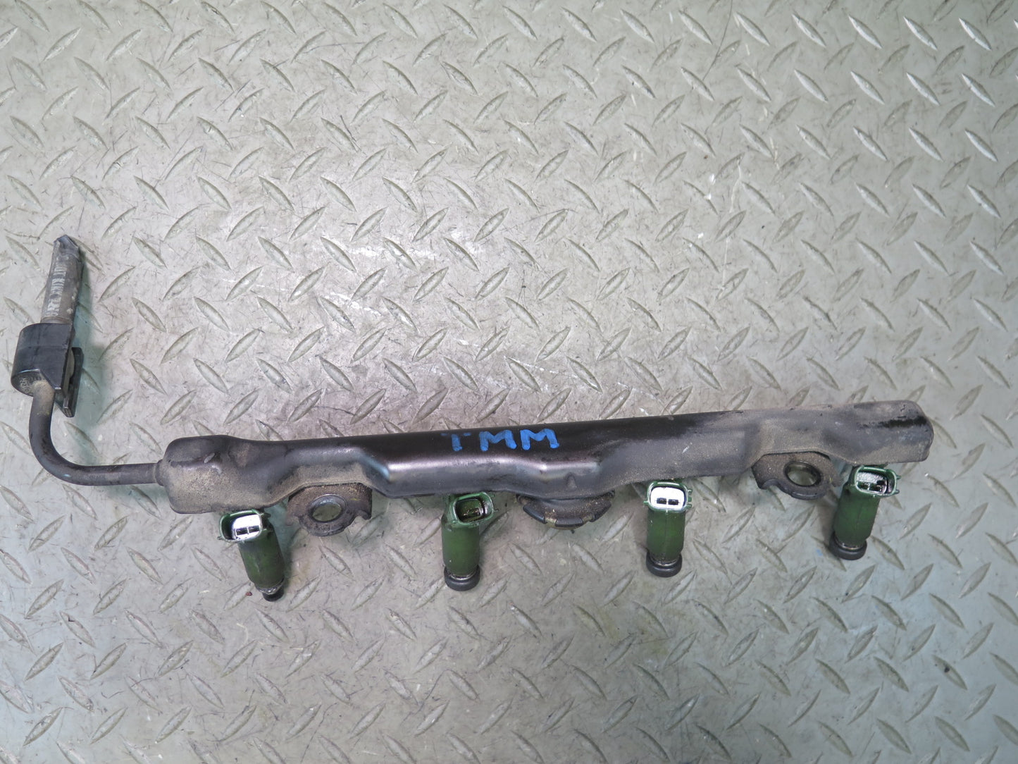 00-05 Toyota ZZW30L MR2 Spyder 1.8L 1ZZFE Engine Fuel Rail w Injectors Assy OEM