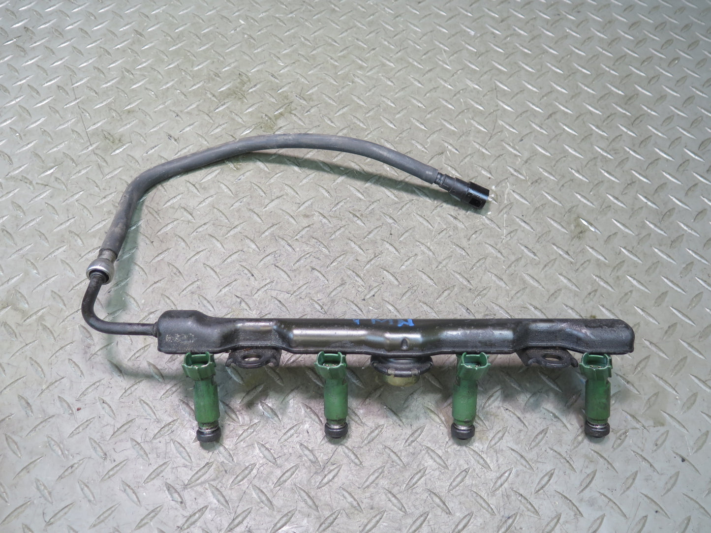 00-05 Toyota ZZW30L MR2 Spyder 1.8L 1ZZFE Engine Fuel Rail w Injectors Assy OEM