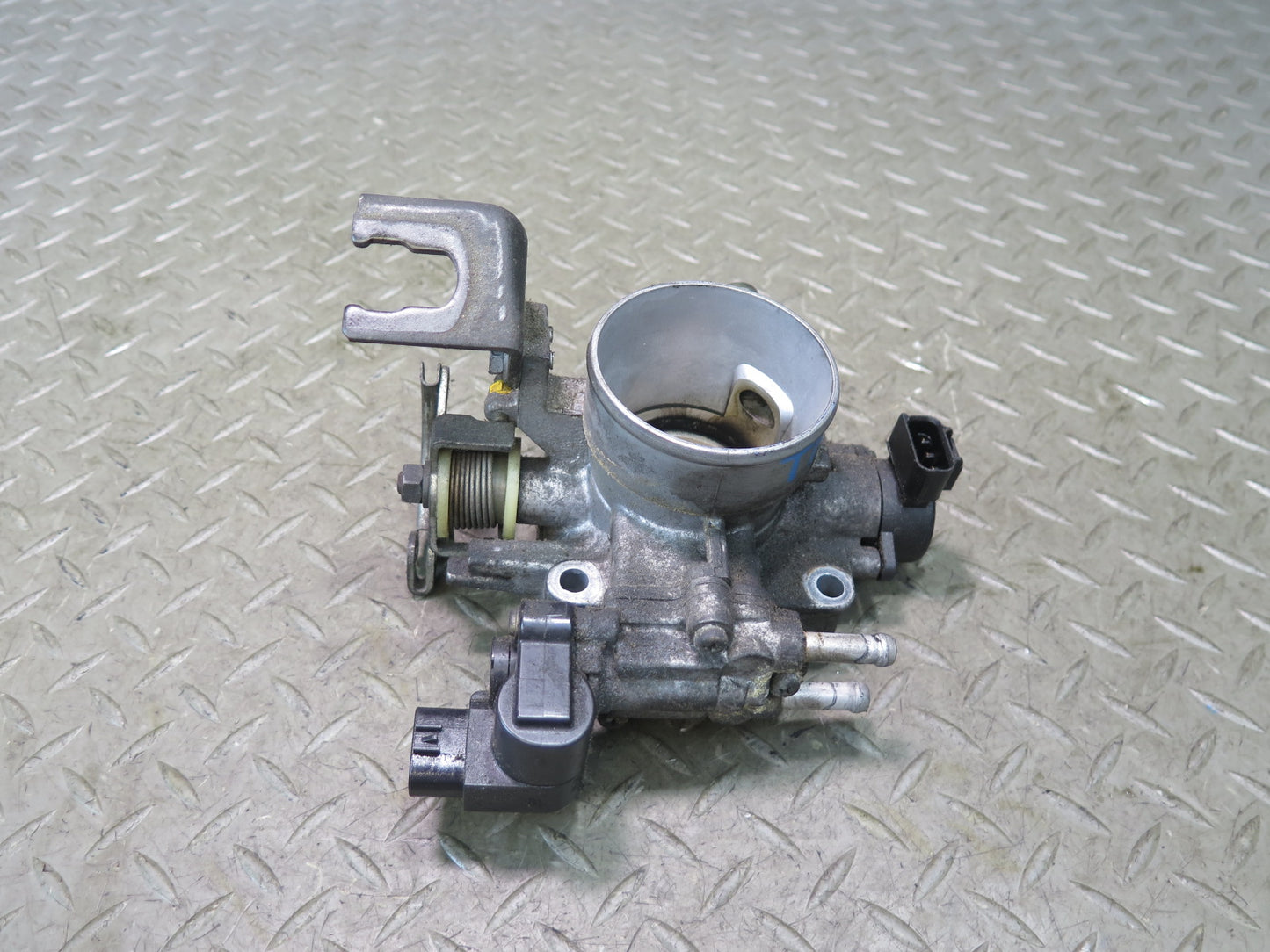 00-05 Toyota MR2 Spyder ZZW30L 1ZZFE Throttle Valve Body w Sensor Assembly OEM