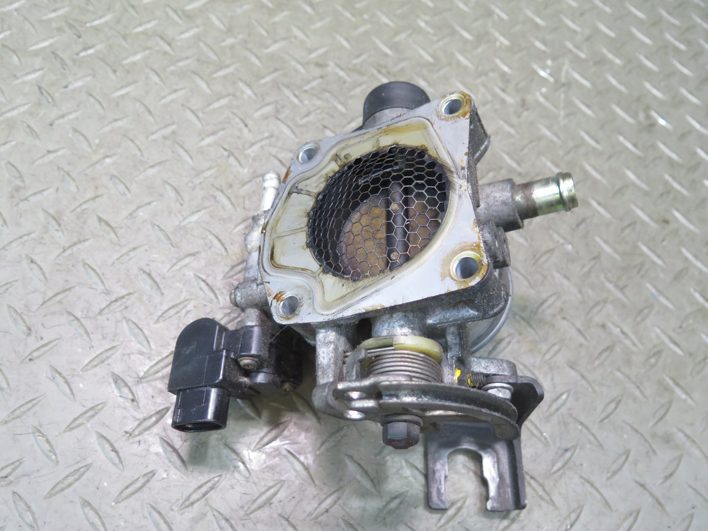 00-05 Toyota MR2 Spyder ZZW30L 1ZZFE Throttle Valve Body w Sensor Assembly OEM