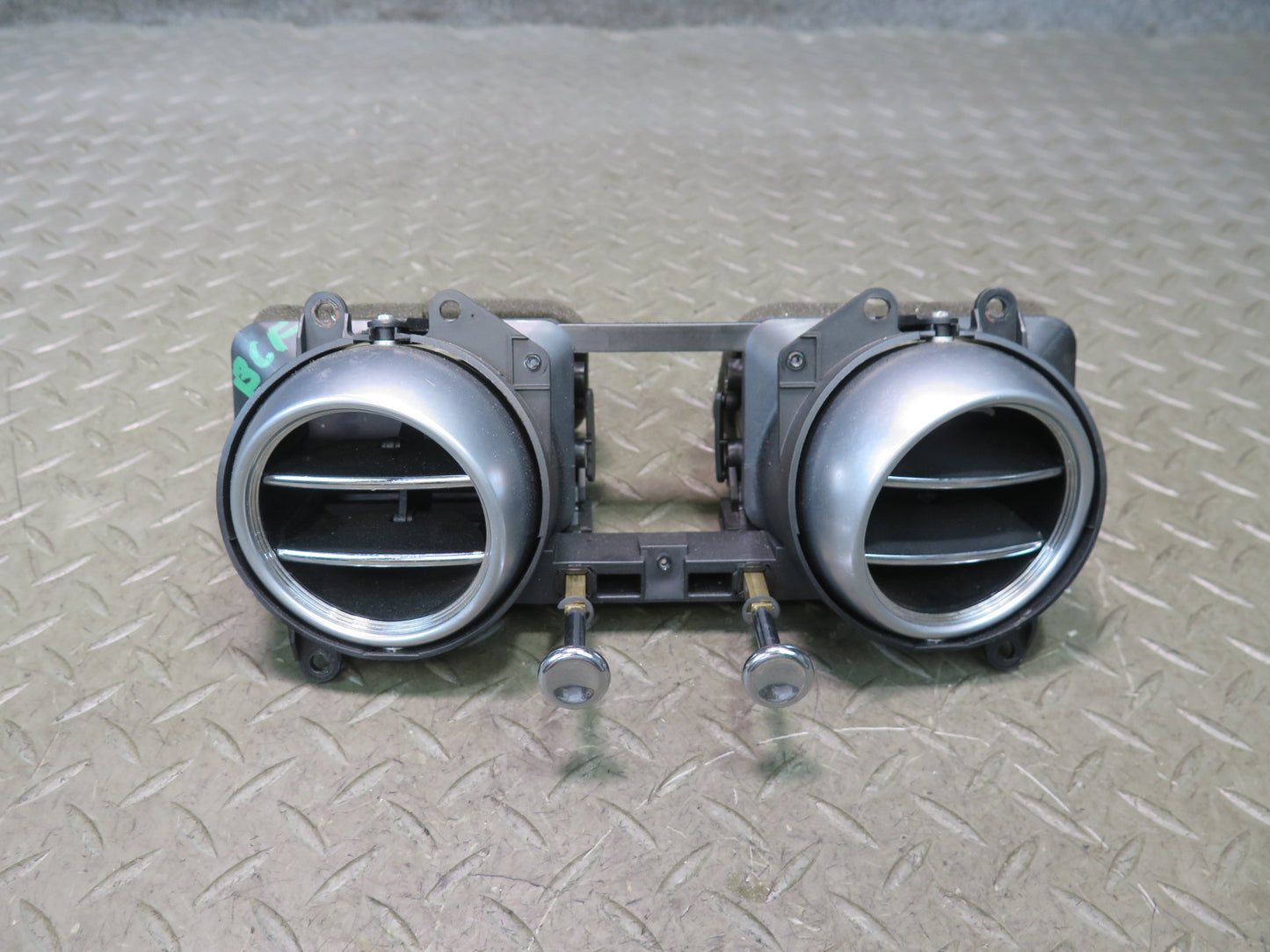 03-11 Bentley Continental GT Front Dash Center A/C Air Vent Grille 3W0819359