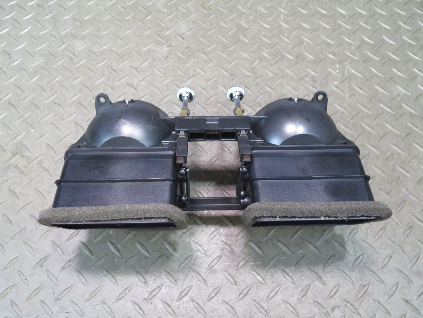 03-11 Bentley Continental GT Front Dash Center A/C Air Vent Grille 3W0819359