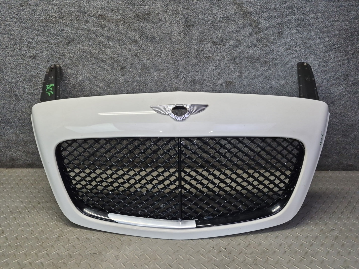 2003-2008 Bentley Continental GT Front Hood Exterior Grille w Support Brackets