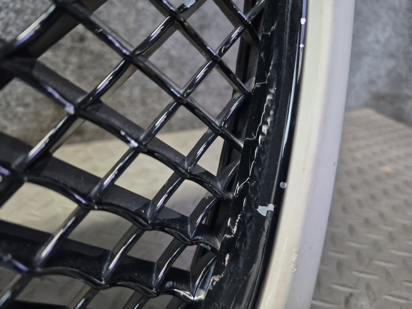 2003-2008 Bentley Continental GT Front Hood Exterior Grille w Support Brackets