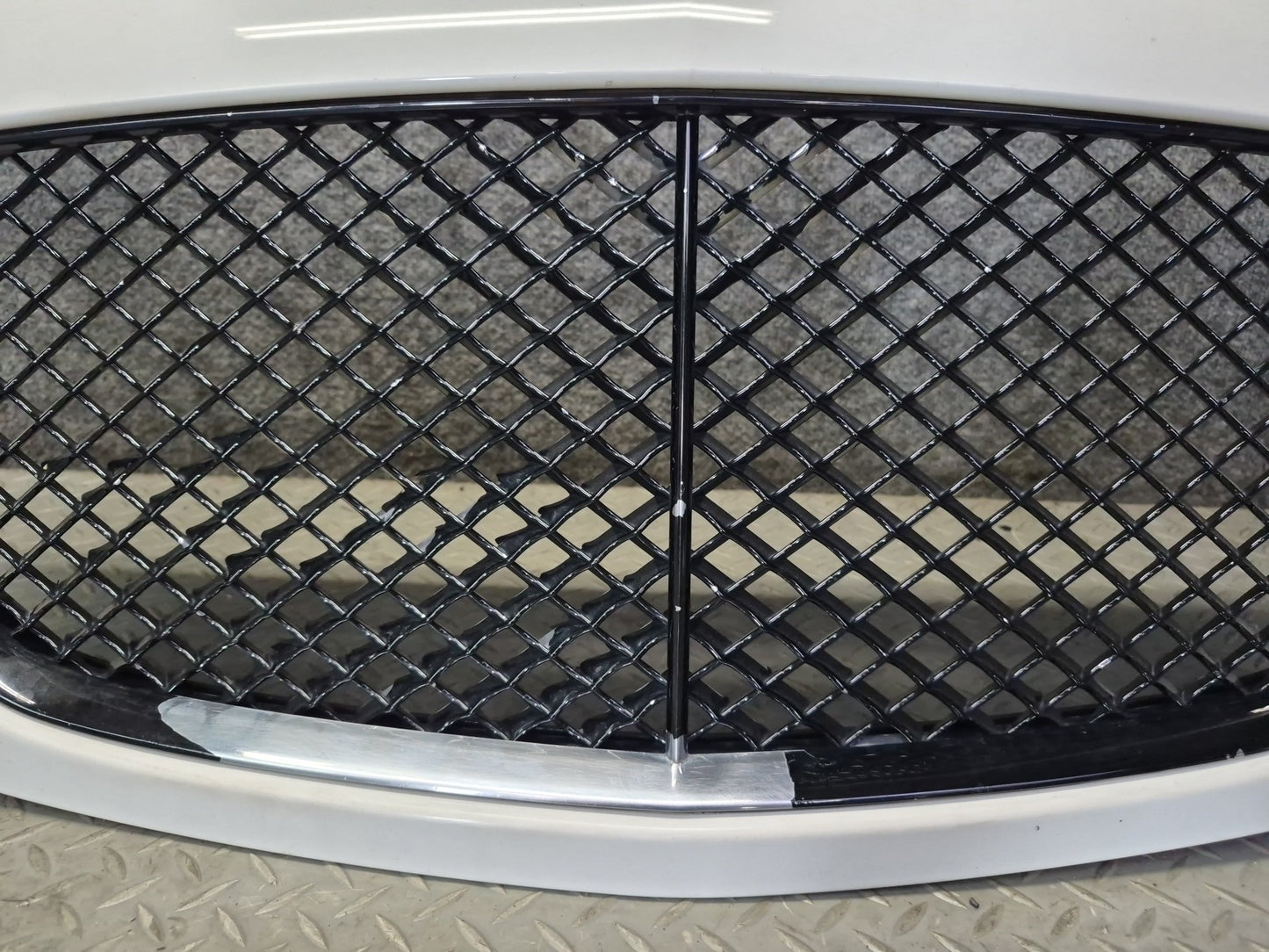 2003-2008 Bentley Continental GT Front Hood Exterior Grille w Support Brackets