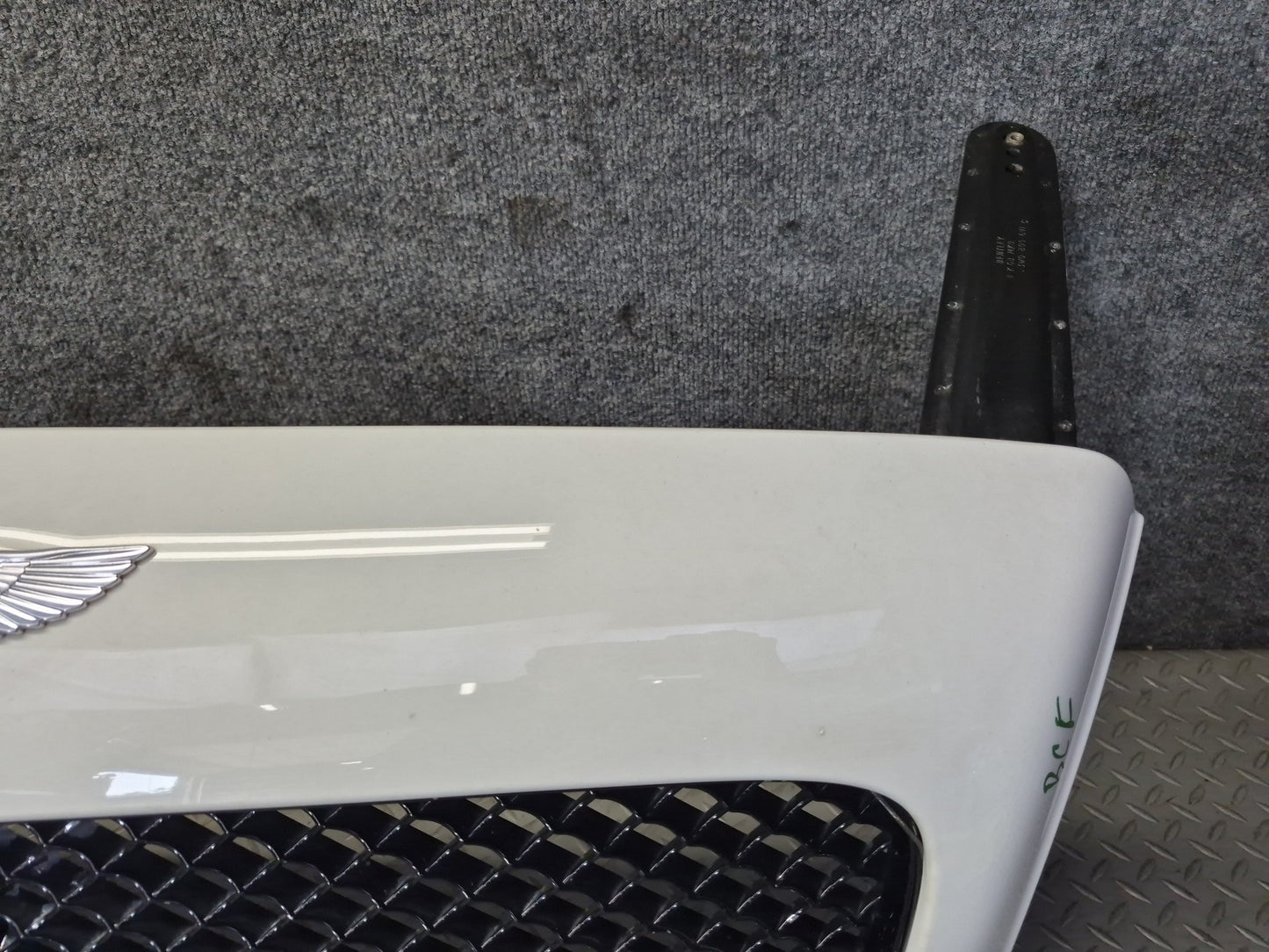 2003-2008 Bentley Continental GT Front Hood Exterior Grille w Support Brackets