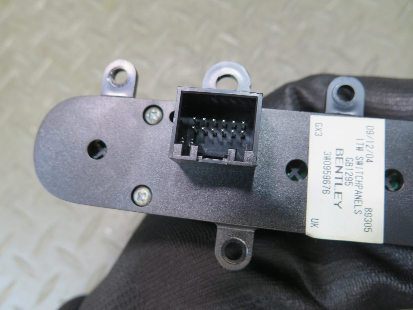 03-10 Bentley Continental GT Center Console Switch Control Panel 3W0959676