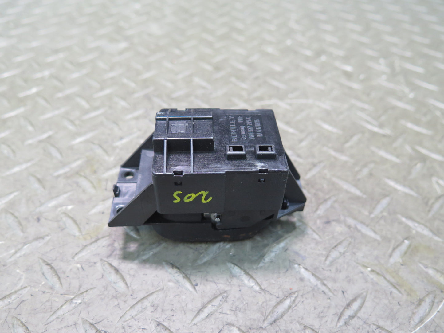 03-10 Bentley Continental GT Electronic Parking Brake Control Switch 3W0927225C