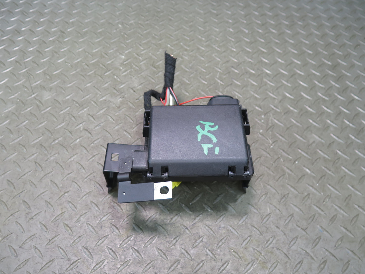 03-11 Bentley Continental GT Fuse Relay Battery Junction Box Block w Bracket