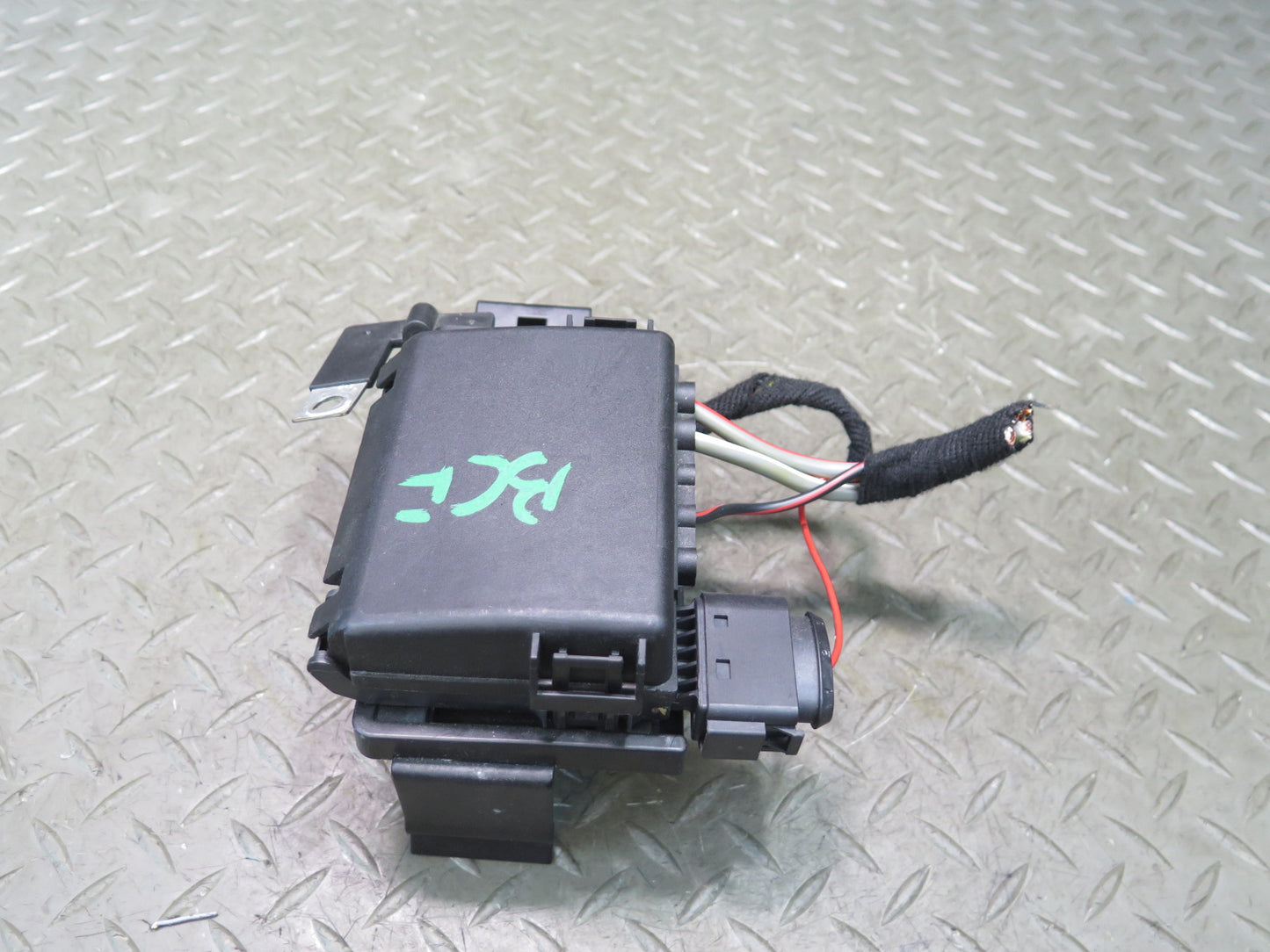 03-11 Bentley Continental GT Fuse Relay Battery Junction Box Block w Bracket