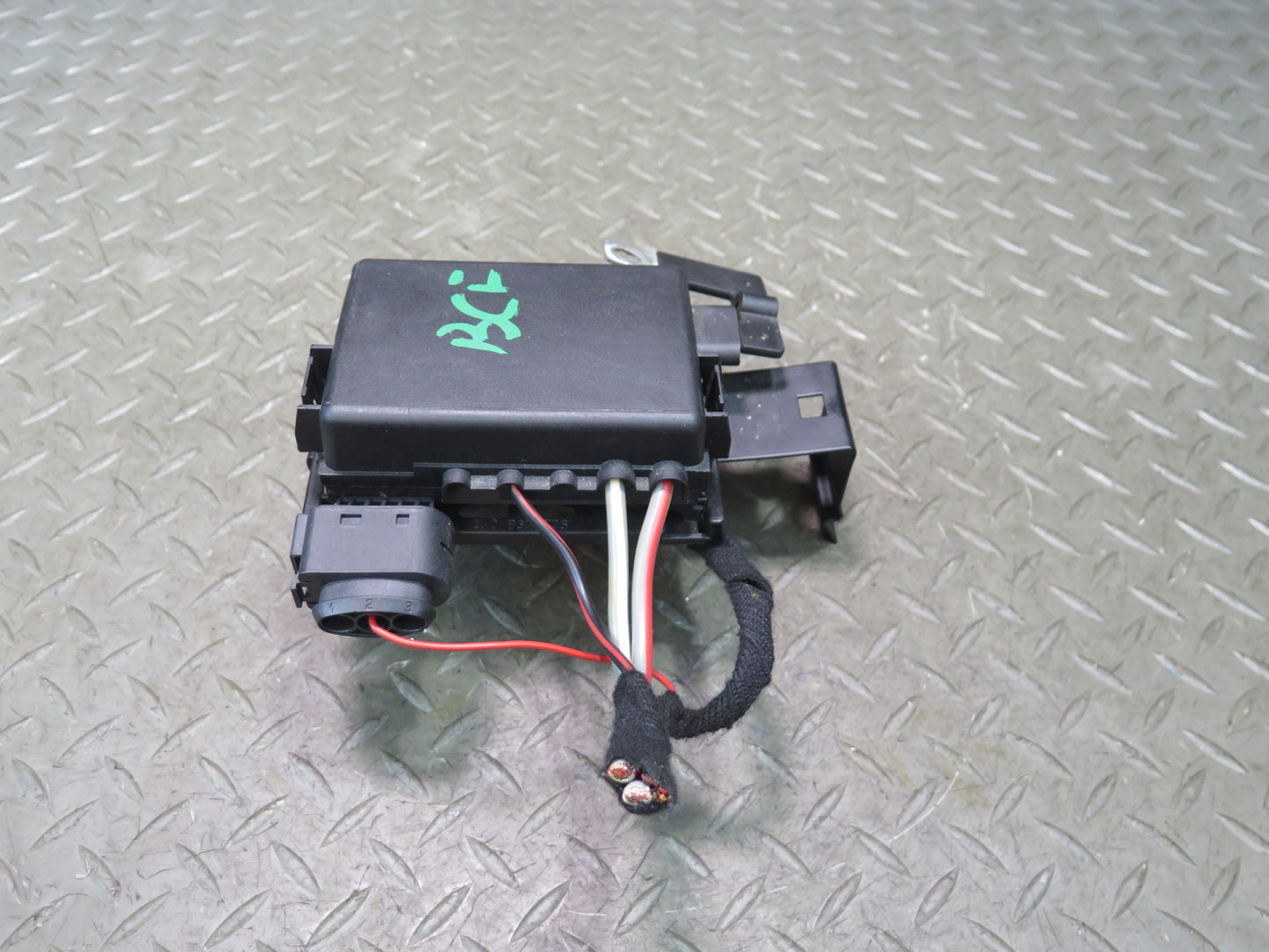 03-11 Bentley Continental GT Fuse Relay Battery Junction Box Block w Bracket