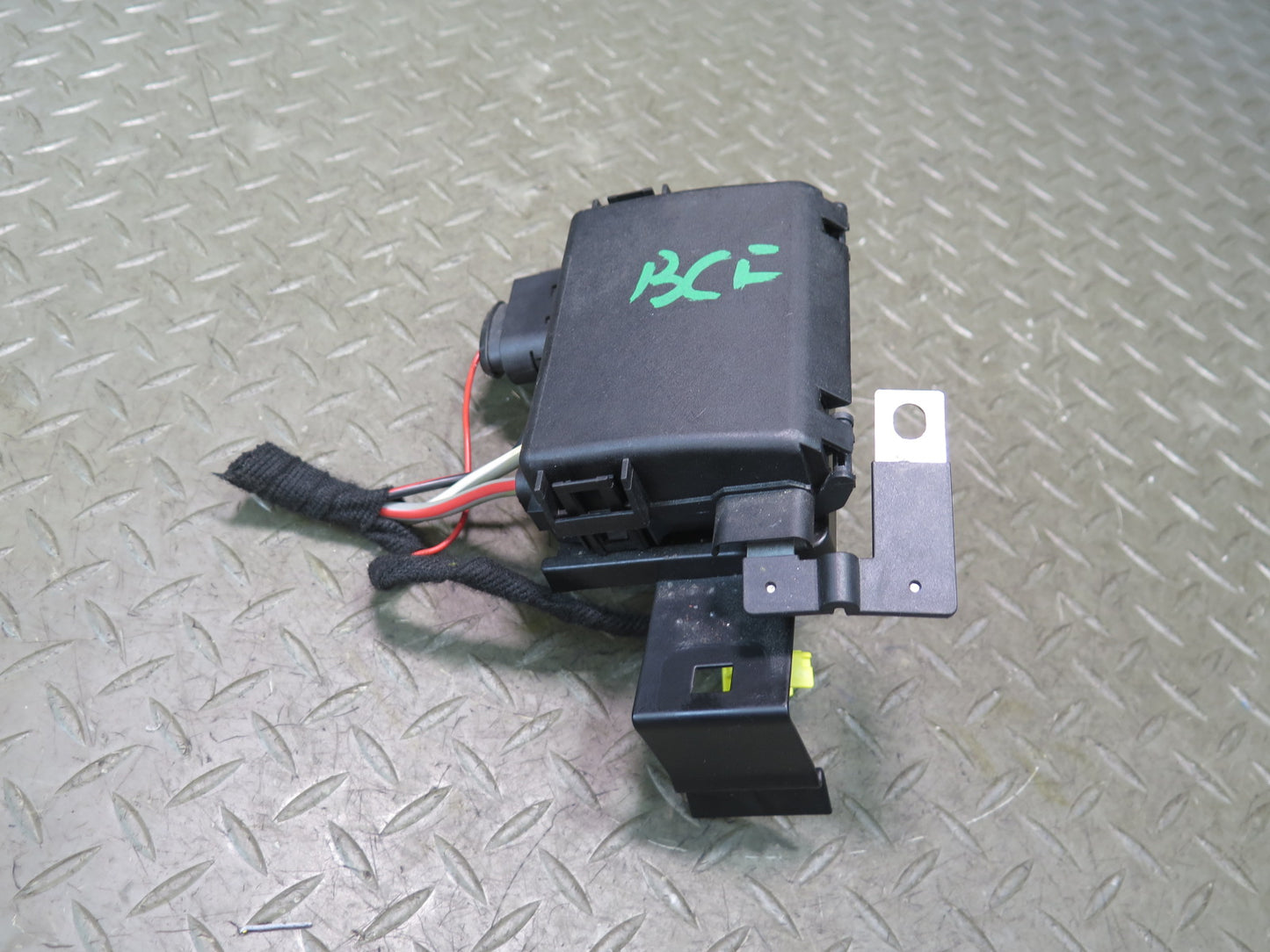 03-11 Bentley Continental GT Fuse Relay Battery Junction Box Block w Bracket