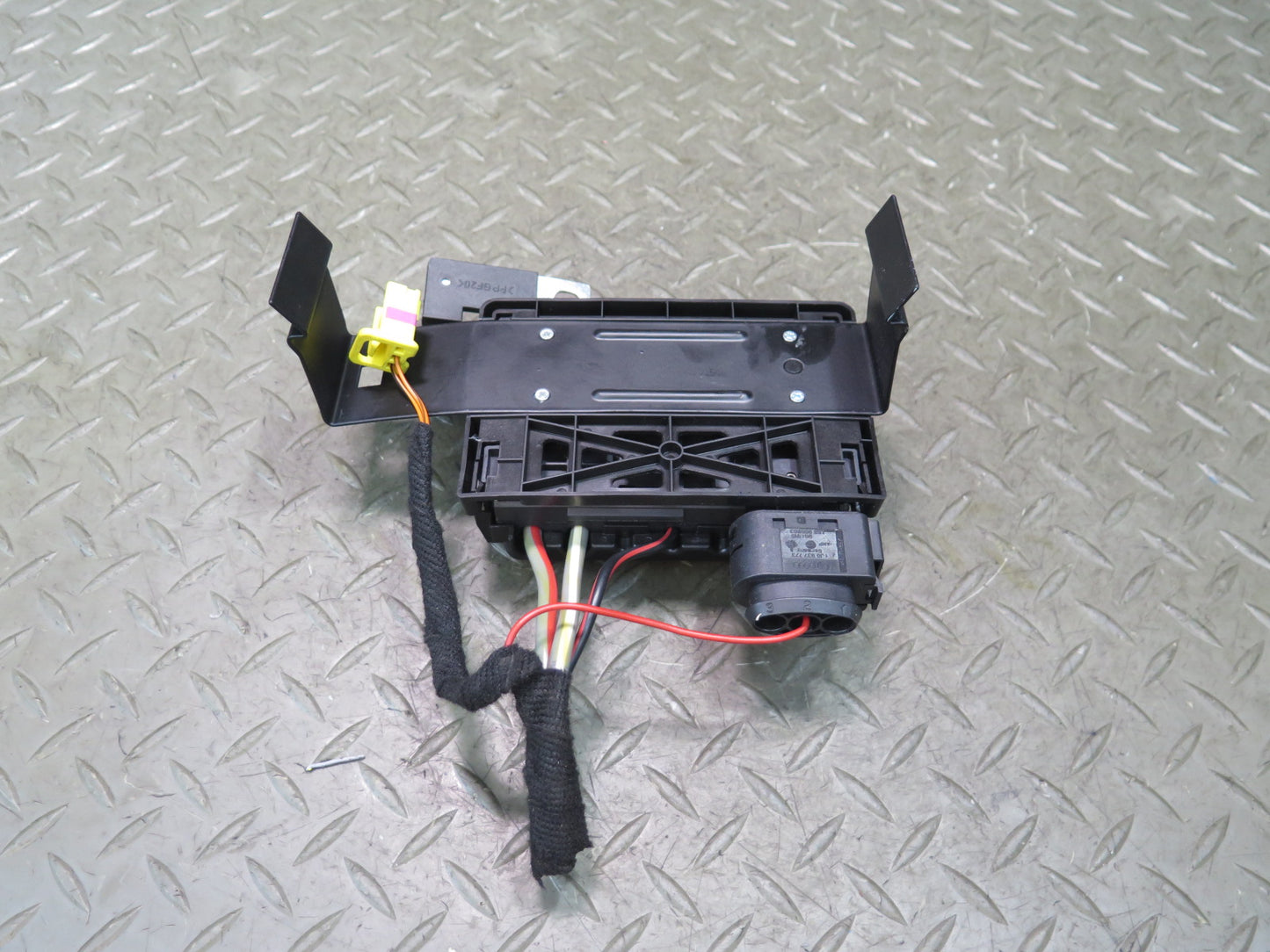 03-11 Bentley Continental GT Fuse Relay Battery Junction Box Block w Bracket