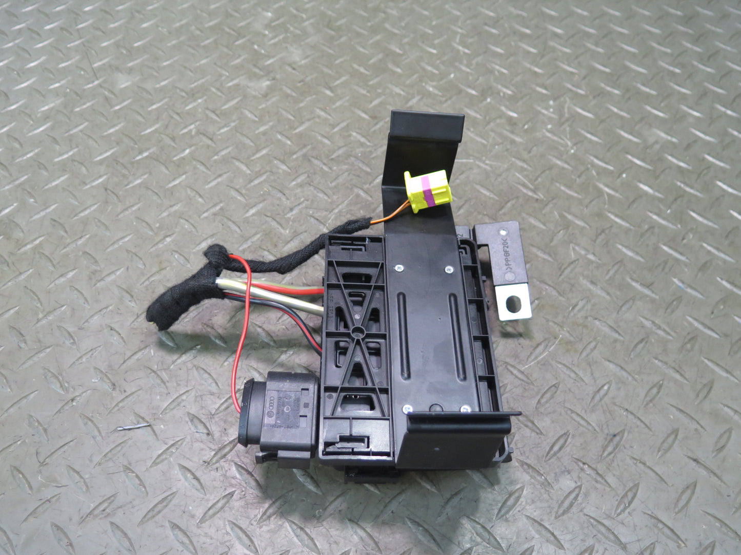 03-11 Bentley Continental GT Fuse Relay Battery Junction Box Block w Bracket