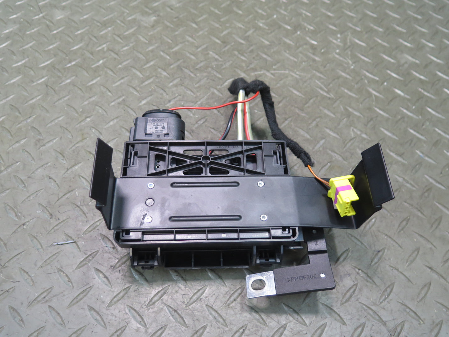 03-11 Bentley Continental GT Fuse Relay Battery Junction Box Block w Bracket