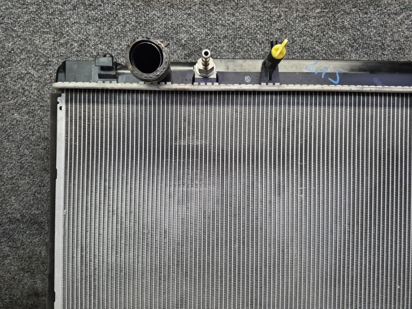 08-10 Lexus UVF46L LS600HL AWD Engine Cooling Radiator OEM