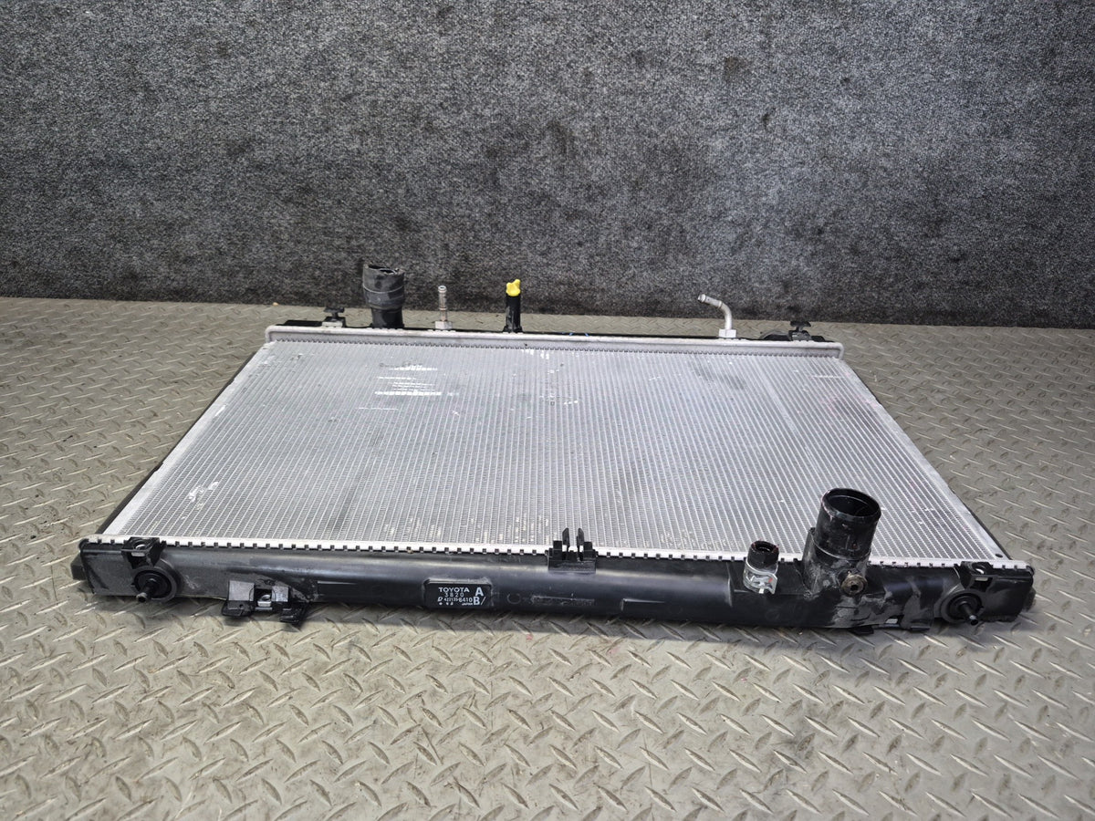 08-10 Lexus UVF46L LS600HL AWD Engine Cooling Radiator OEM