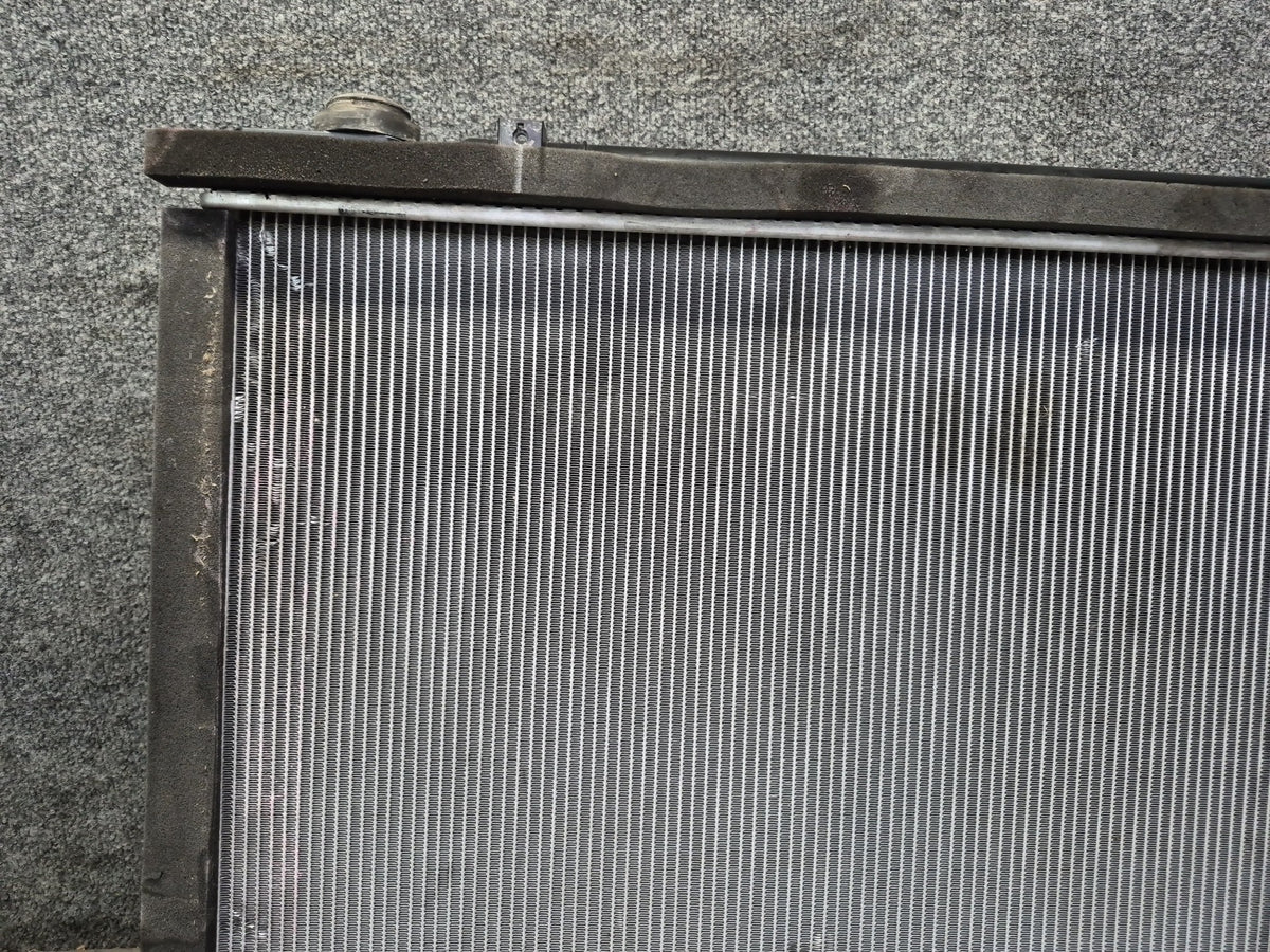 08-10 Lexus UVF46L LS600HL AWD Engine Cooling Radiator OEM